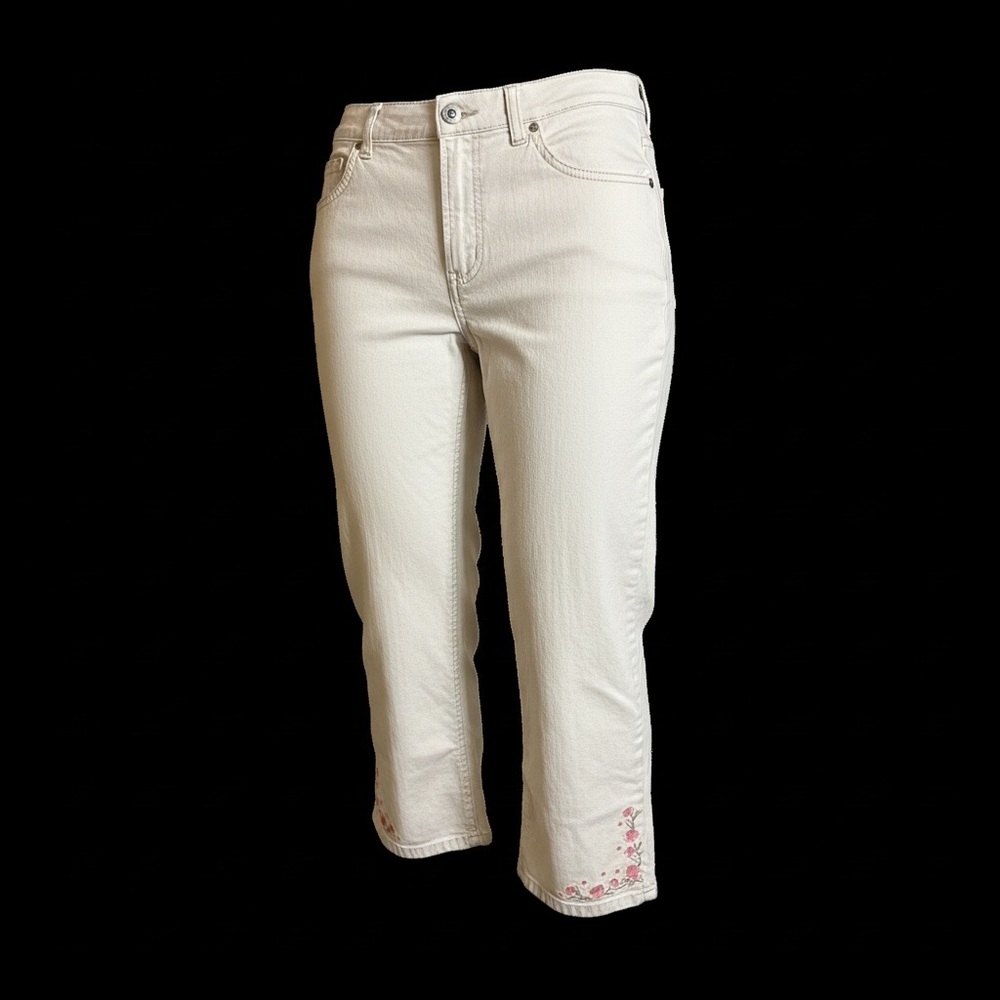 Gloria Vanderbilt Women's Embroidered Capri Pants